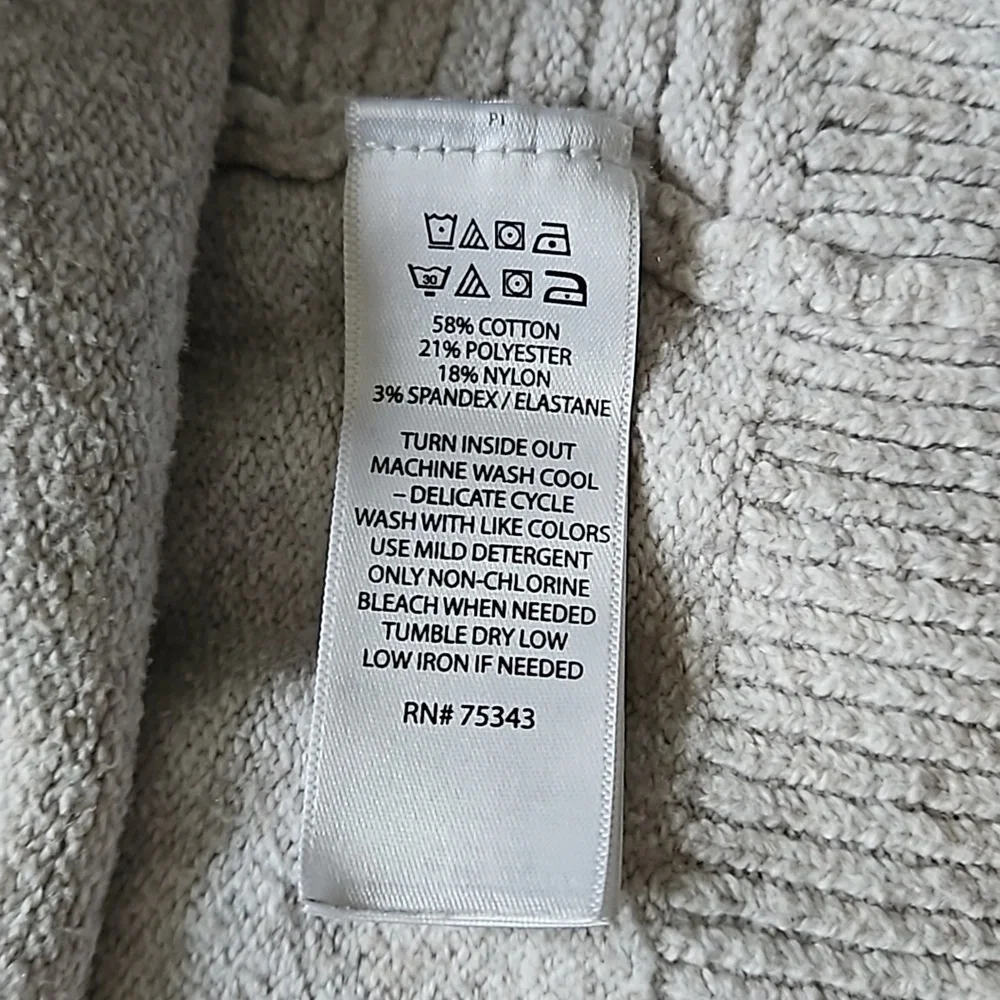 Tahari cream turtleneck